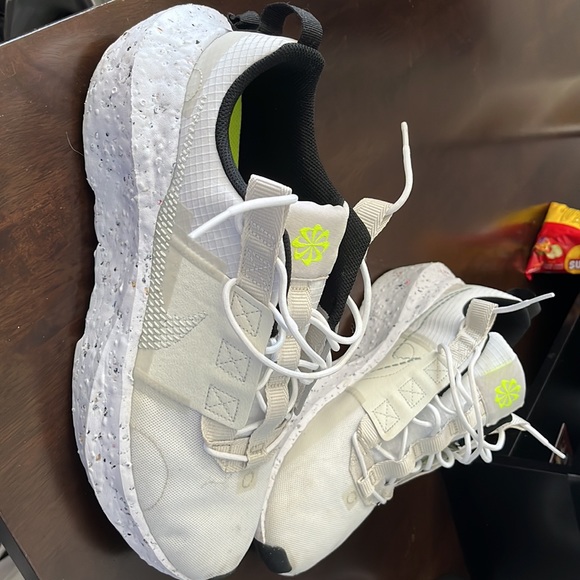 Nike React Shoes - Picture 2 of 4